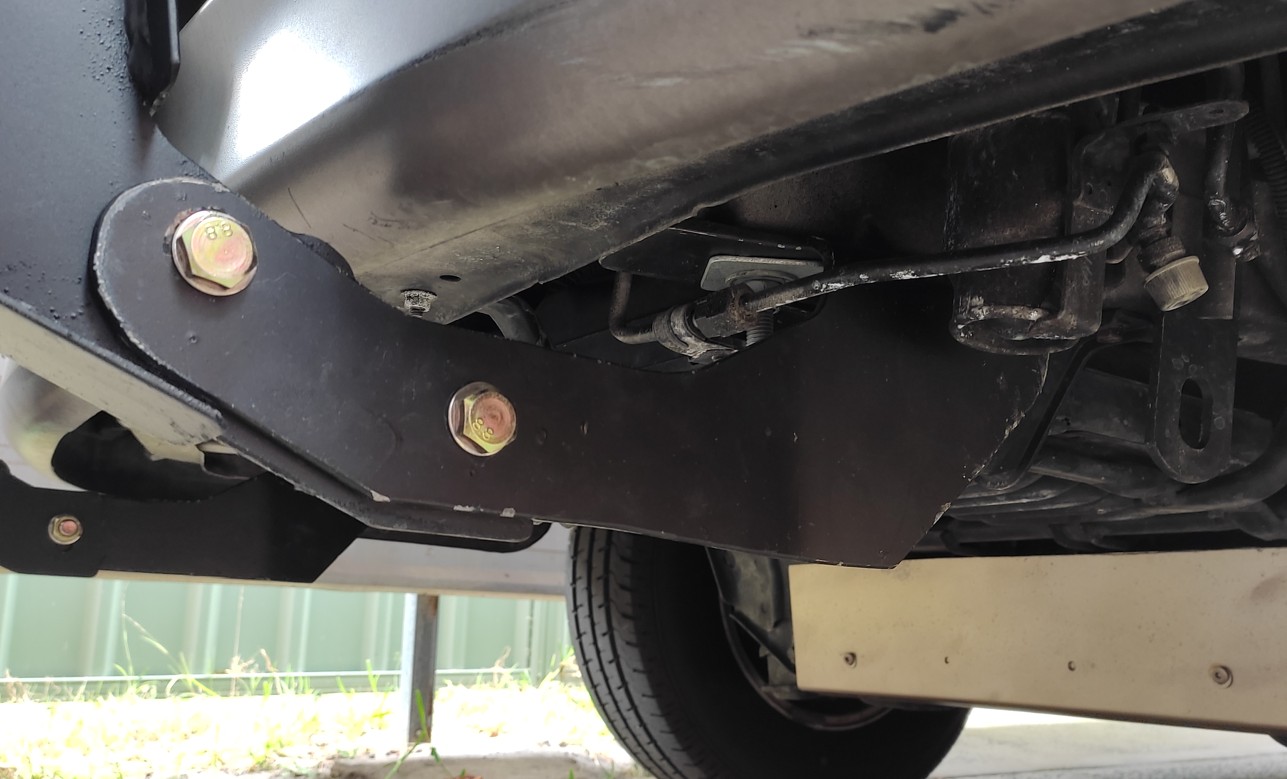 1x OZ70 Bullbar Mount Bracket for Hiace