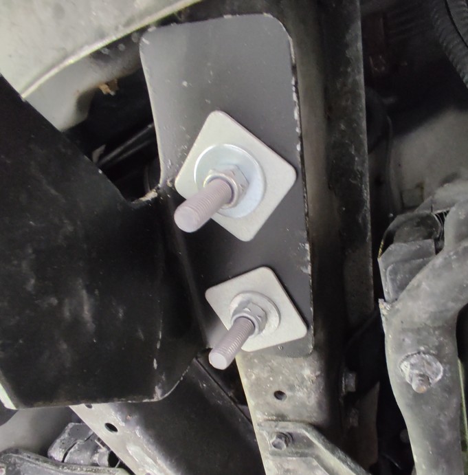 1x OZ70 Bullbar Mount Bracket for Hiace
